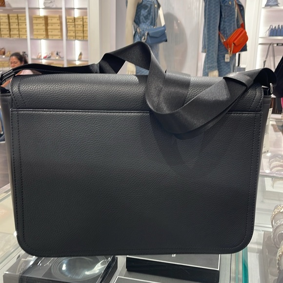 MICHAEL KORS
Cooper Messenger Bag
Black
 NWT - Picture 6 of 16